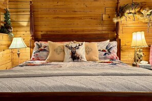 1 bedroom, desk, WiFi, bed sheets