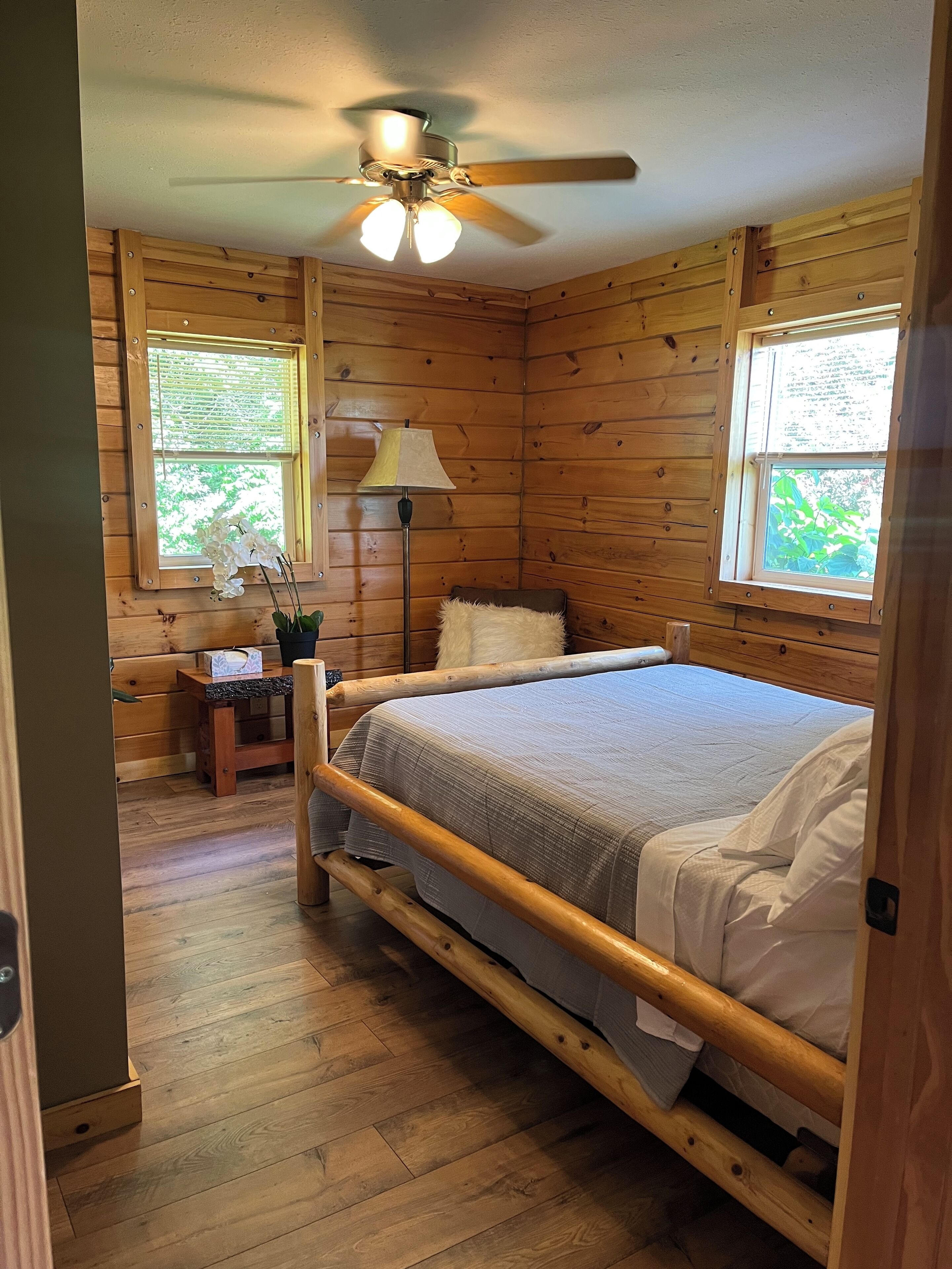 2 bedrooms, travel crib, free WiFi, bed sheets