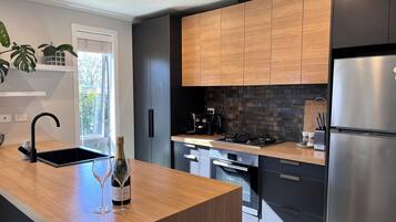 Réfrigérateur, four, plaque de cuisson, lave-vaisselle