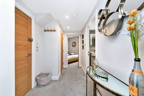 Apartment | 1 bedroom, iron/ironing board
