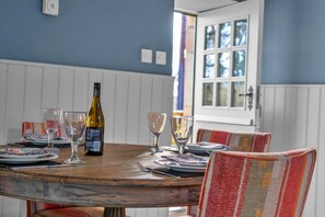 Cottage | Living room - Beautiful Cottage Near River Tweed, No Deposit (Kelso)