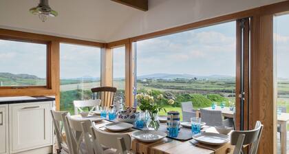 Coastal Retreat on Wales Path With Sea Views