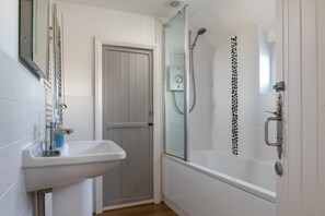 Cottage | Bathroom