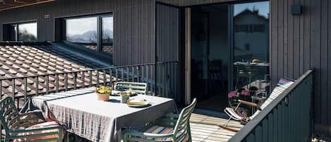 屋外ダイニングエリア