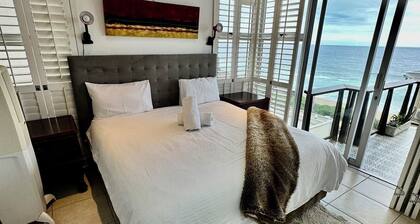 Luxury 6 sleeper: nature’s symphony of ocean, beach, 180degrees views & dolphins