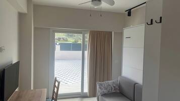 Basic Studio, Non Smoking | Ruang tamu