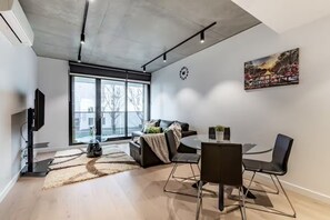 Smart TV, offices - Indigo by Ready Set Stay (North Melbourne)