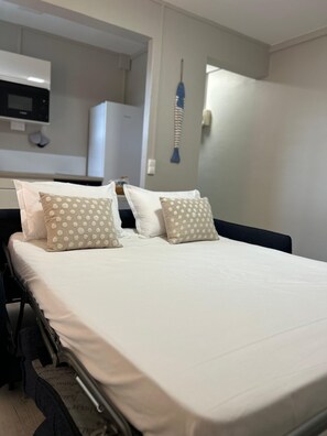 1 bedroom, iron/ironing board, free WiFi, bed sheets - Azur Studio in the heart of downtown Fort-de-France. Close to everyone! (Fort-de-France)