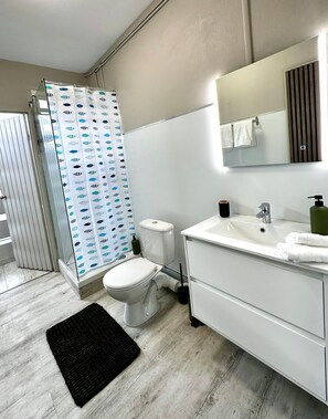 Handtücher, Seife, Toilettenpapier