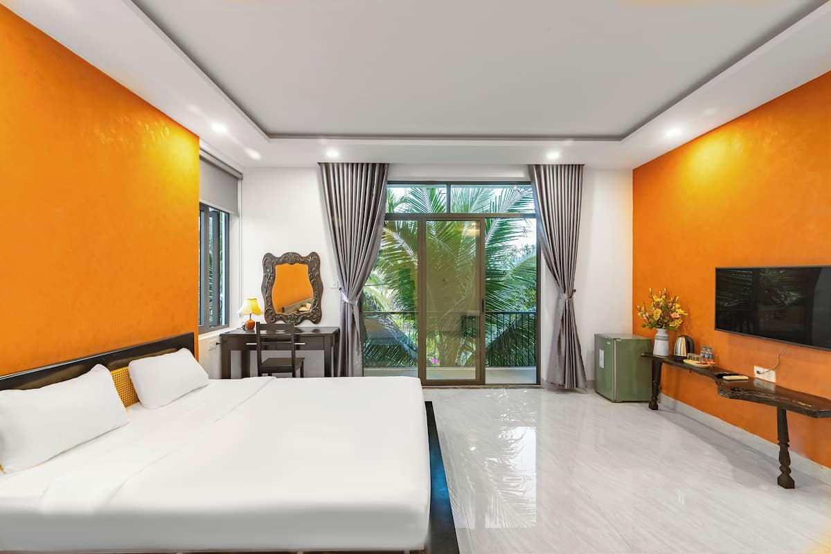 In-room safe, desk, blackout curtains, soundproofing