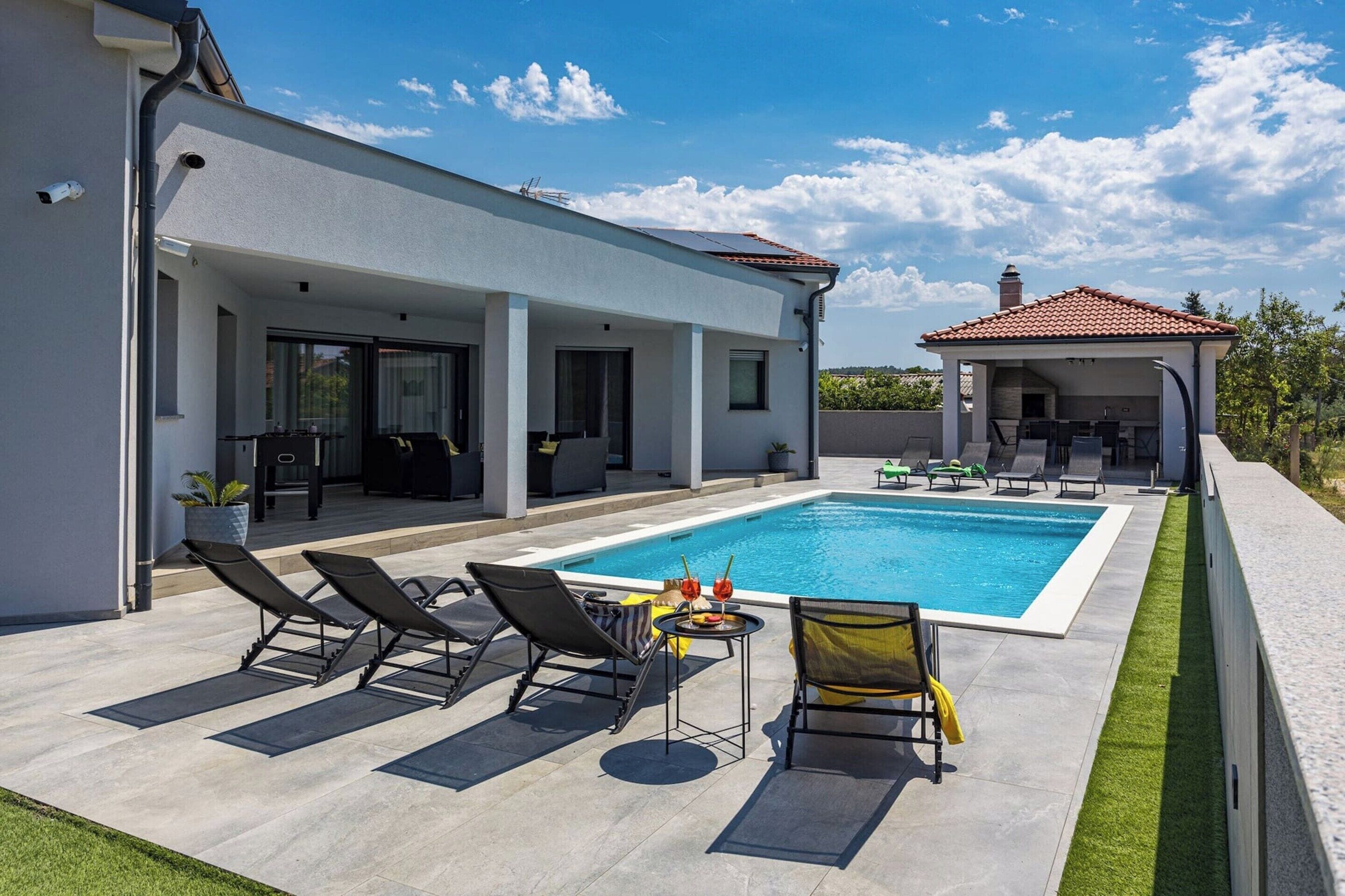 Villa | Pool | Indoor pool, outdoor pool
