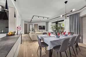 Private kitchen - Villa With Private Illuminated Pool (Pula)