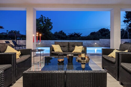 Villa With Private Illuminated Pool