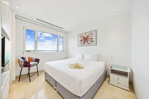 2 quartos, escrivaninha, ferros/tábuas de passar roupa