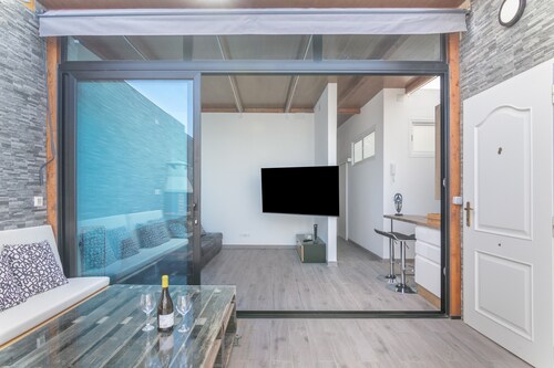 Holiday Home 'La Lajita' with Sea View, Private Terrace & Wi-Fi