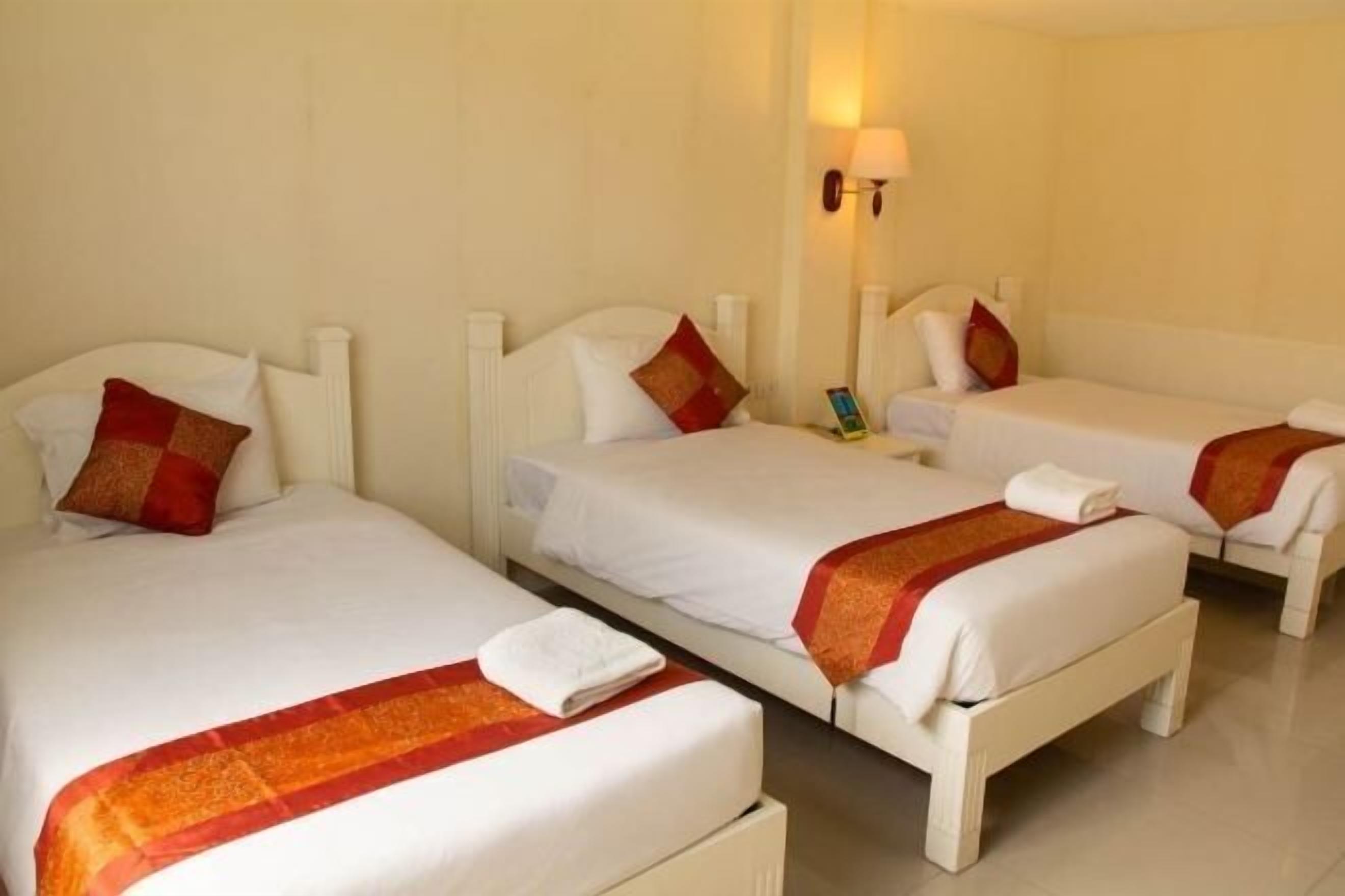 Free WiFi, bed sheets