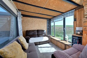 House | Living room - Barn in Whitby Near Coastal Footpath (Scarborough)