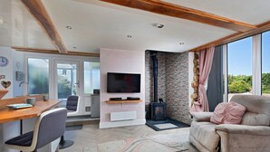 House | Living room - Barn in Whitby Near Coastal Footpath (Scarborough)