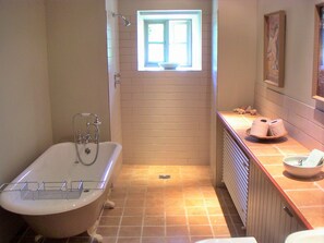 Apartment | Bathroom