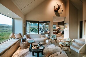 Living area - Ranger`s Retreat | Mountain Views | Secluded (Lake Hāwea)