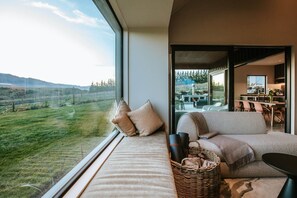 Living area - Ranger`s Retreat | Mountain Views | Secluded (Lake Hāwea)