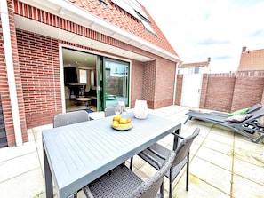 Outdoor dining - Beach House Westkapelle 2B by Interhome (Westkapelle)