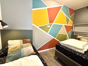 3 soveværelser, skrivebord, internetforbindelse