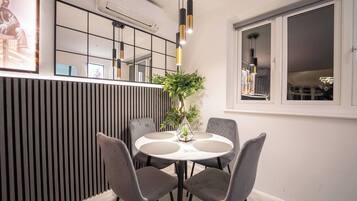 House, 3 Bedrooms, Balcony | Dining room