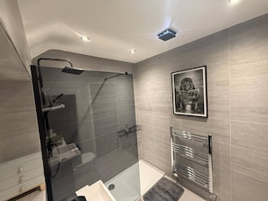 Huis, 3 slaapkamers, balkon | Badkamer