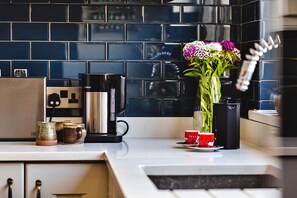 Private kitchen - Watchtower in Cornwall With Sea Views (Newbiggin-by-the-Sea)