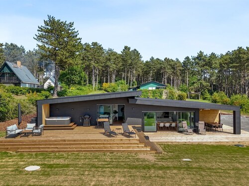 "Arjuna" - 750m from the sea by Interhome
