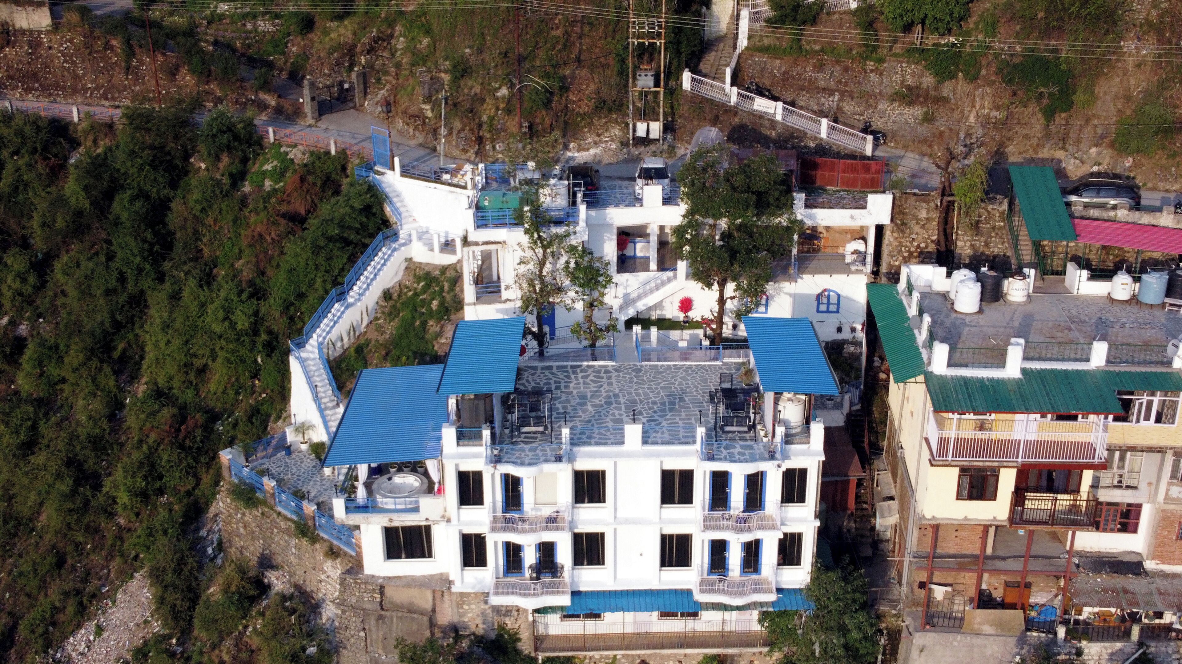 المنشأة من الخارج