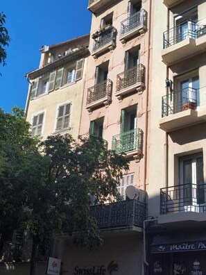 Exterior - Provencal Market (Toulon)