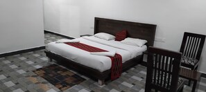 华丽客房, 花园景观 | 办公桌、笔记本电脑工作区、免费 WiFi