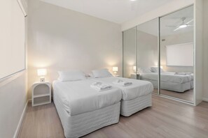 2 bedrooms, iron/ironing board, free WiFi, bed sheets