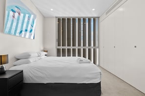 2 bedrooms, desk, iron/ironing board, free WiFi