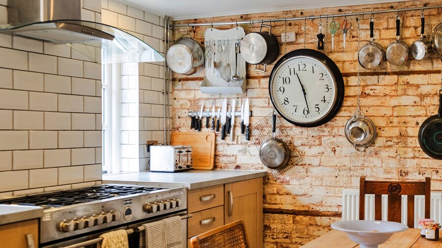 3 Bedroom Cottage in Carhampton, No Deposit