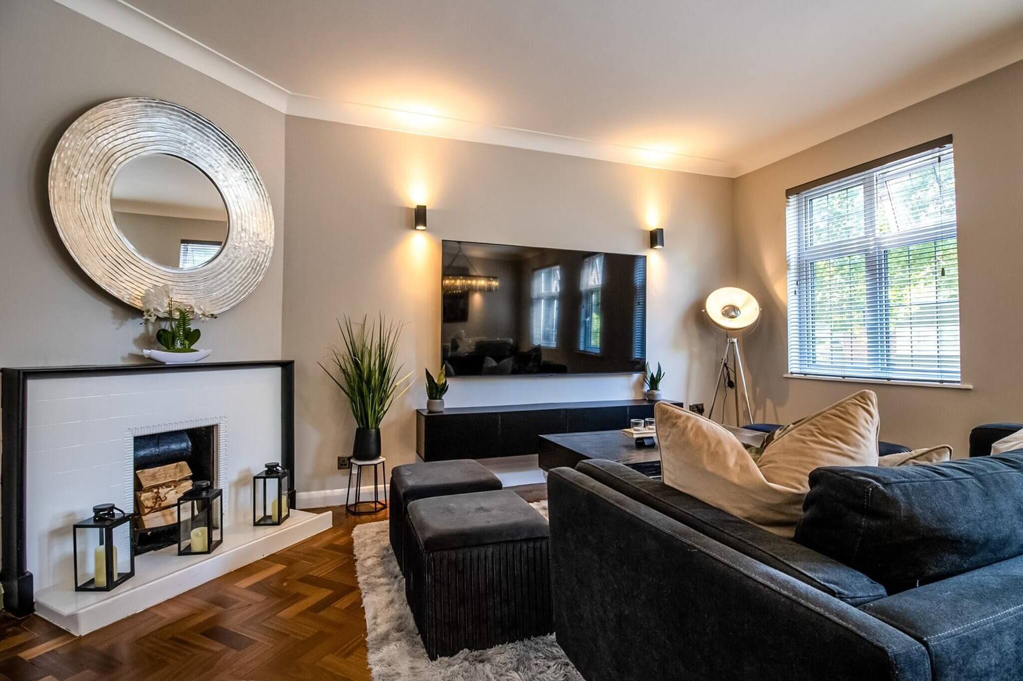Apartment, 3 Bedrooms, Balcony | Living room