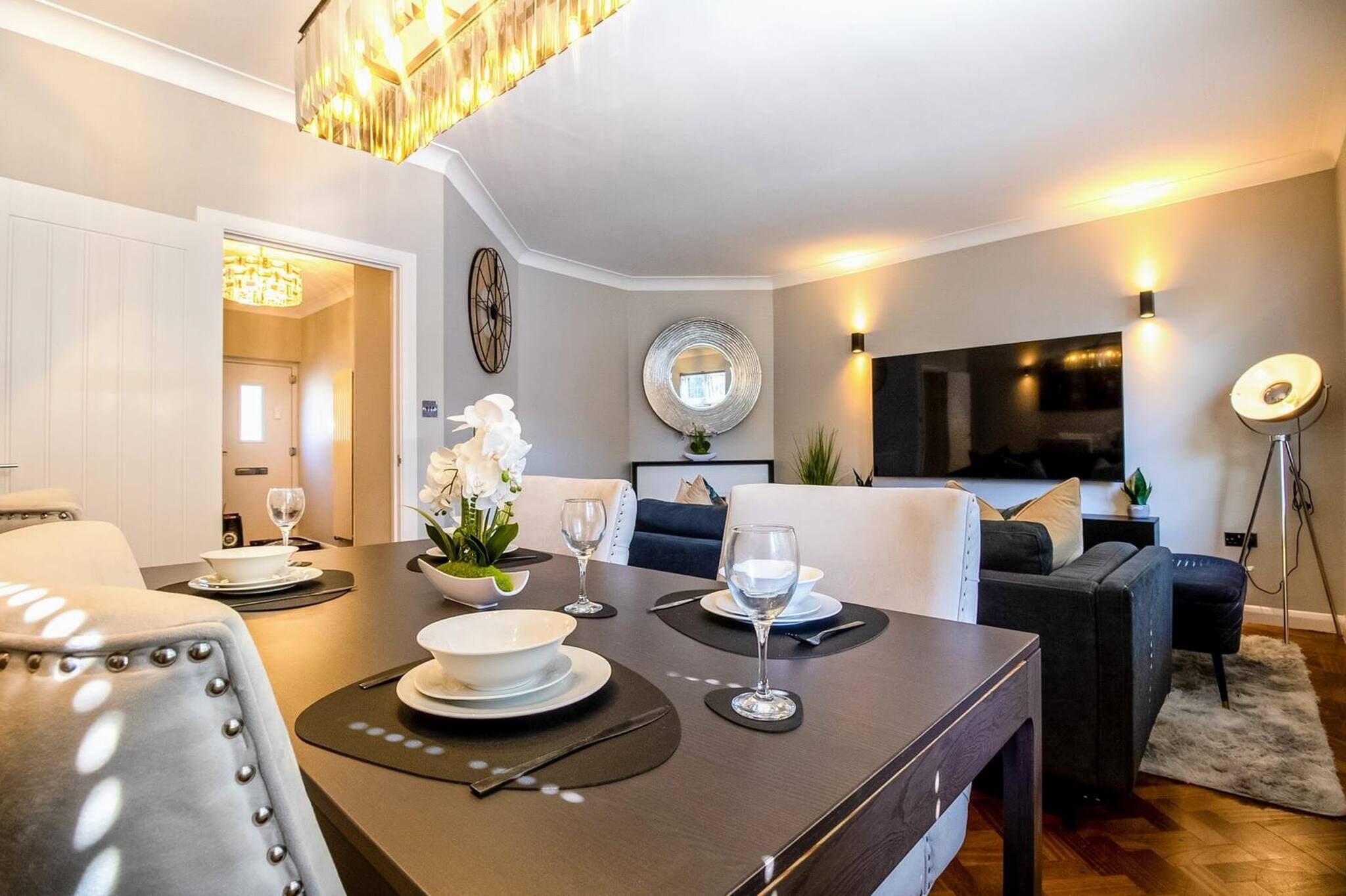 Apartment, 3 Bedrooms, Balcony | Dining room