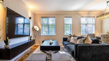 Apartment, 3 Bedrooms, Balcony | Living room