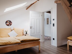 3 bedrooms, travel crib, free WiFi, bed sheets