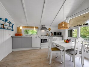Kühlschrank, Mikrowelle, Ofen, Geschirrspüler