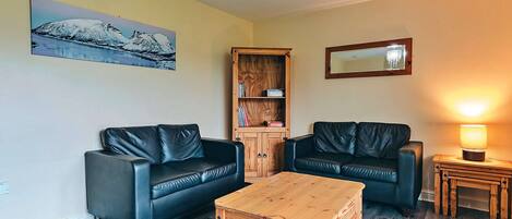 Cottage | Living area