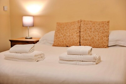 2 Bedroom Cottage in Dorrington, No Deposit