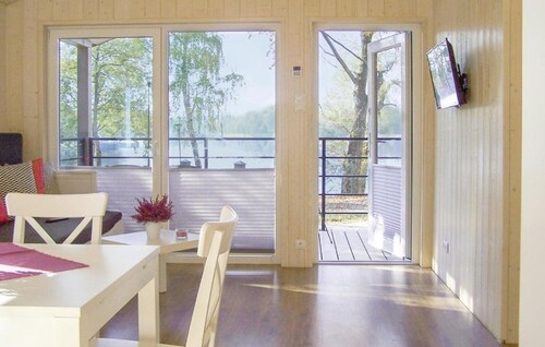 Holiday Homes With a Lake View