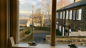 Unclassified image, 4 of 18, button - Cosy 2-bedroom cottage in Apperley Bridge (Apperley Bridge)