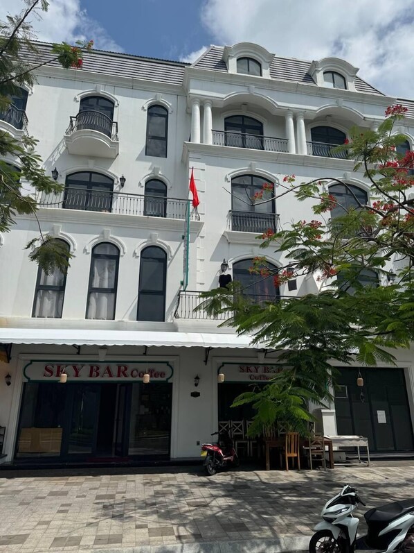 Front of property - SKY BAR COFFEE Hotel (Phu Quoc)
