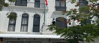 SKY BAR COFFEE Hotel