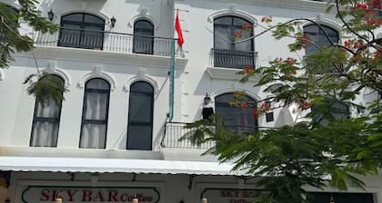 SKY BAR COFFEE Hotel