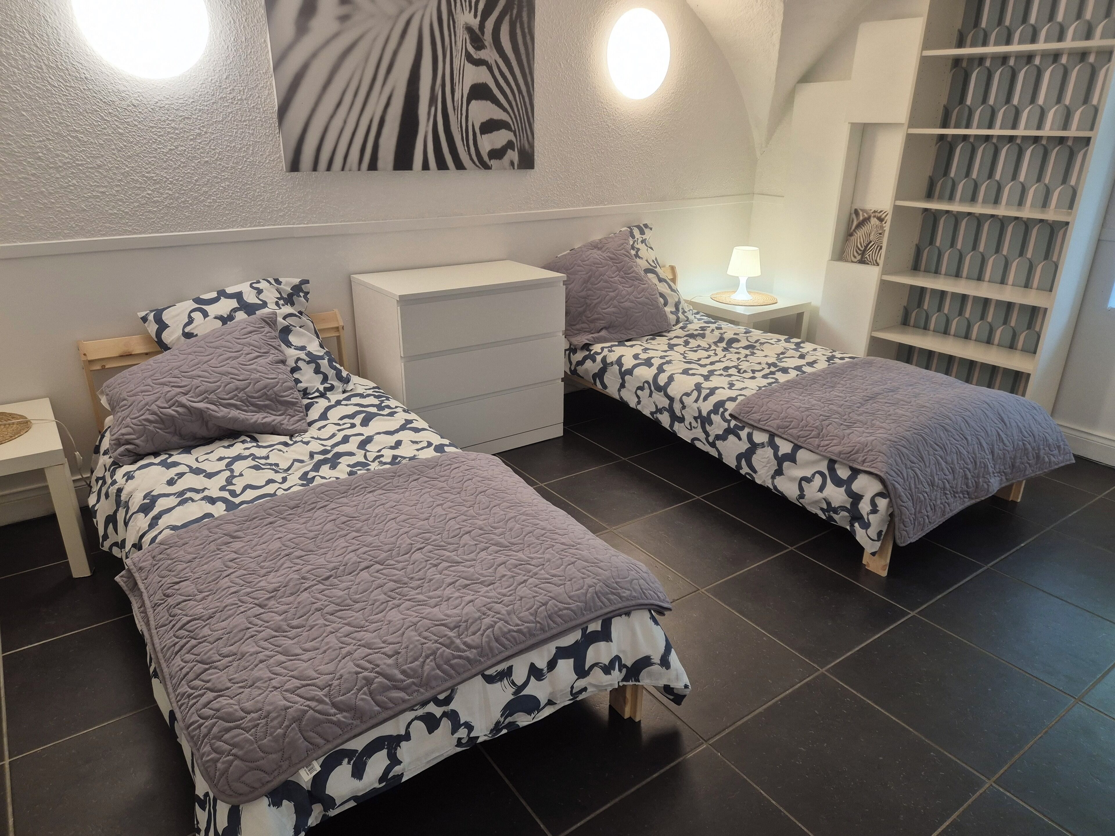 2 chambres, fer et planche à repasser, Wi-Fi, draps fournis
